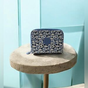 Kipling Money Love Medium RFID Wallet